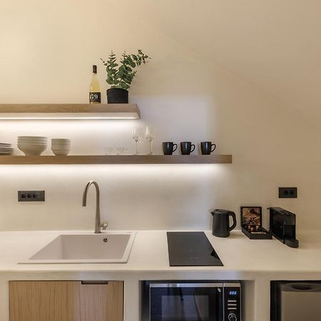 Morfes Luxury Suites By Caldera Houses 피로스테파니 외부 사진