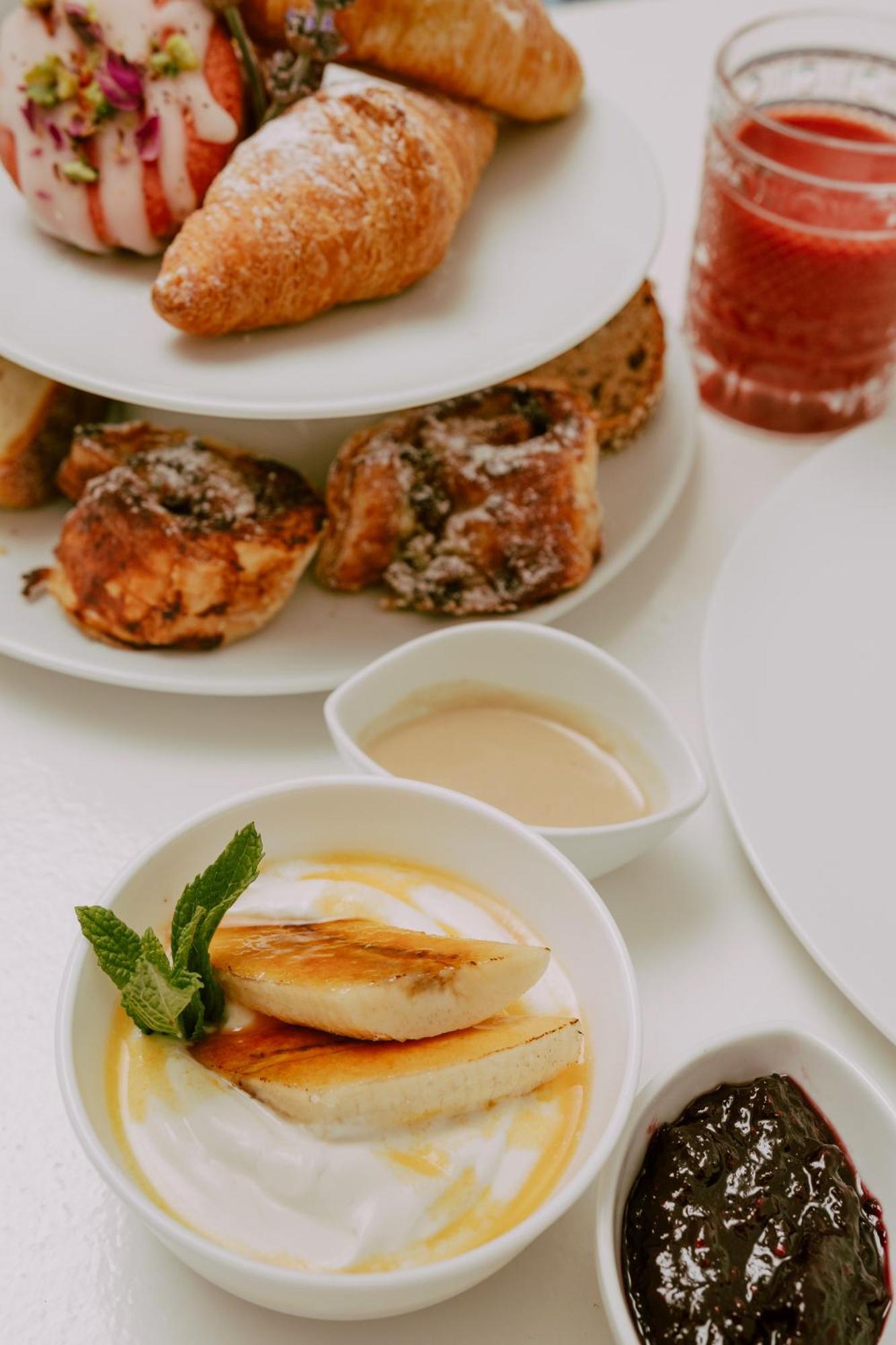 Morfes Luxury Suites By Caldera Houses 피로스테파니 외부 사진