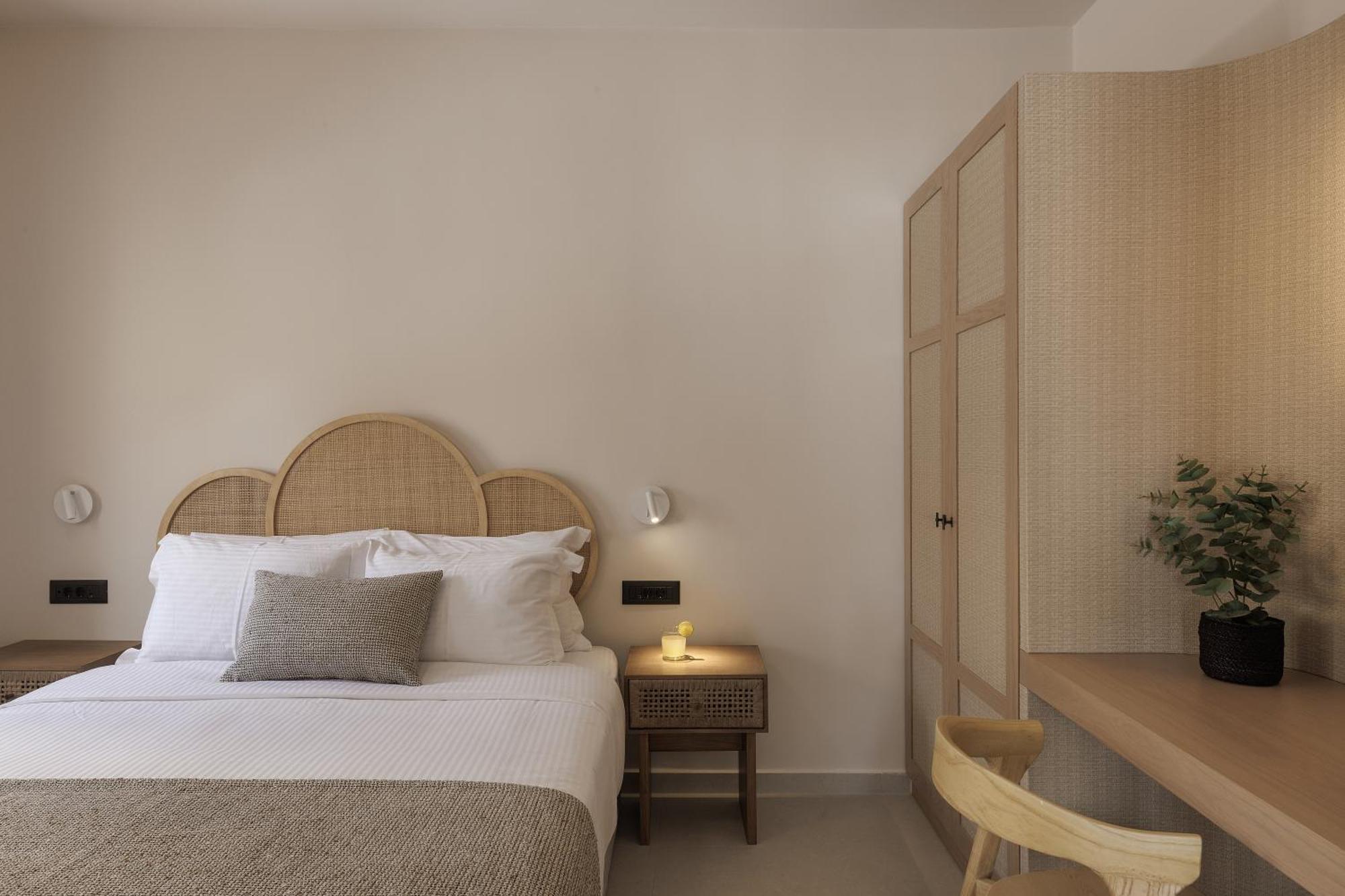 Morfes Luxury Suites By Caldera Houses 피로스테파니 외부 사진